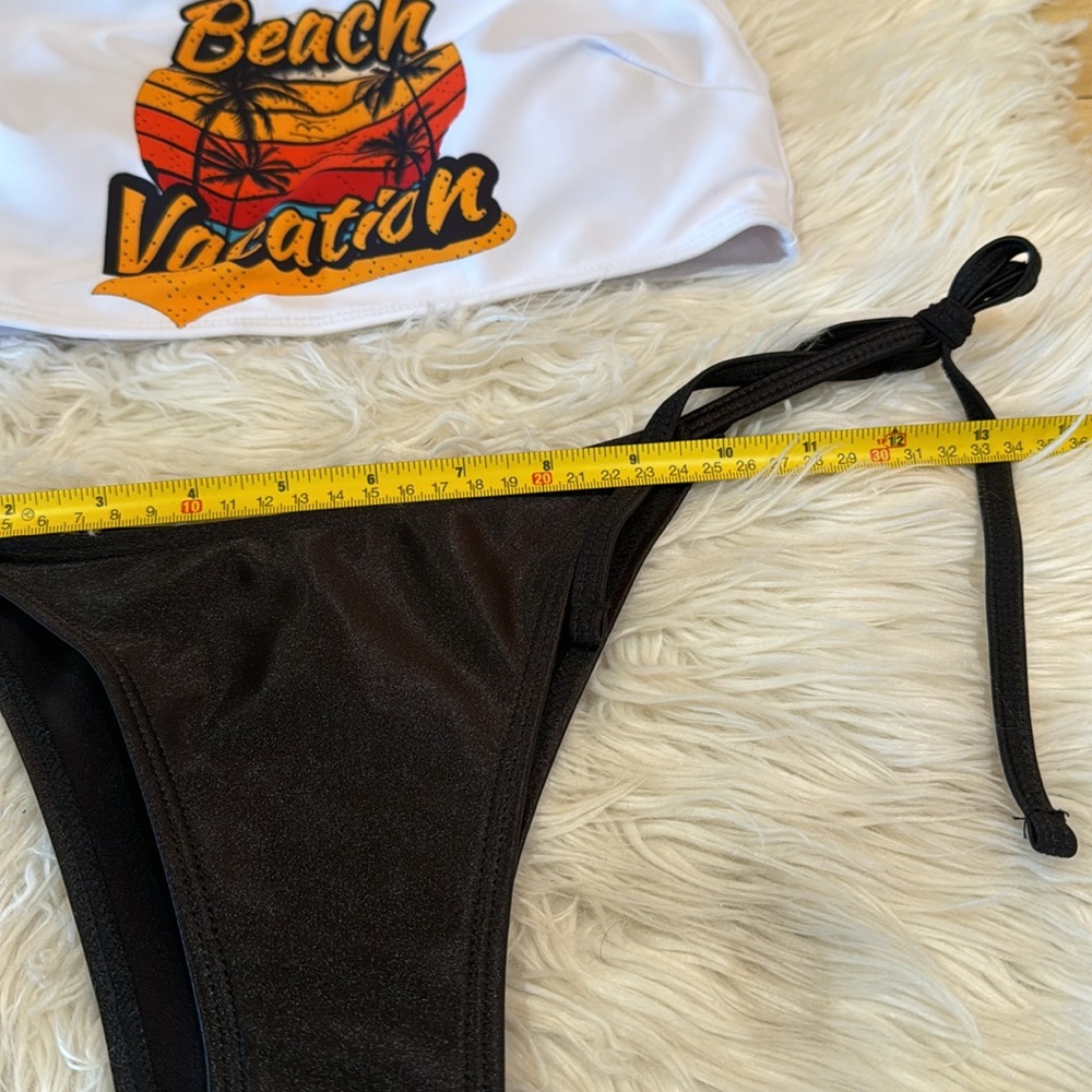 Cute bikini - Picture 2 of 4